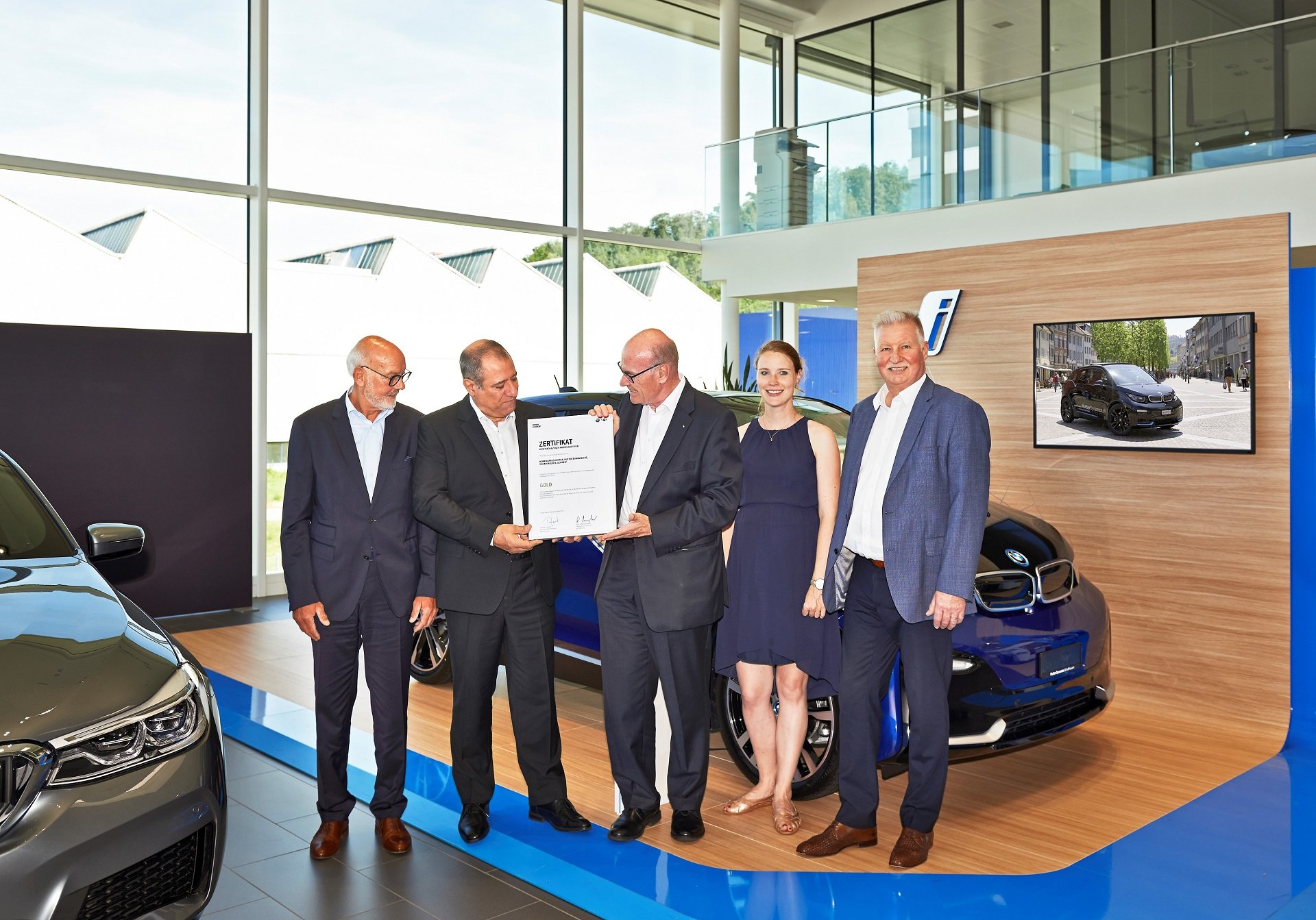 Bild Zertifikatsübergabe Goldstandard Green Building 2019
